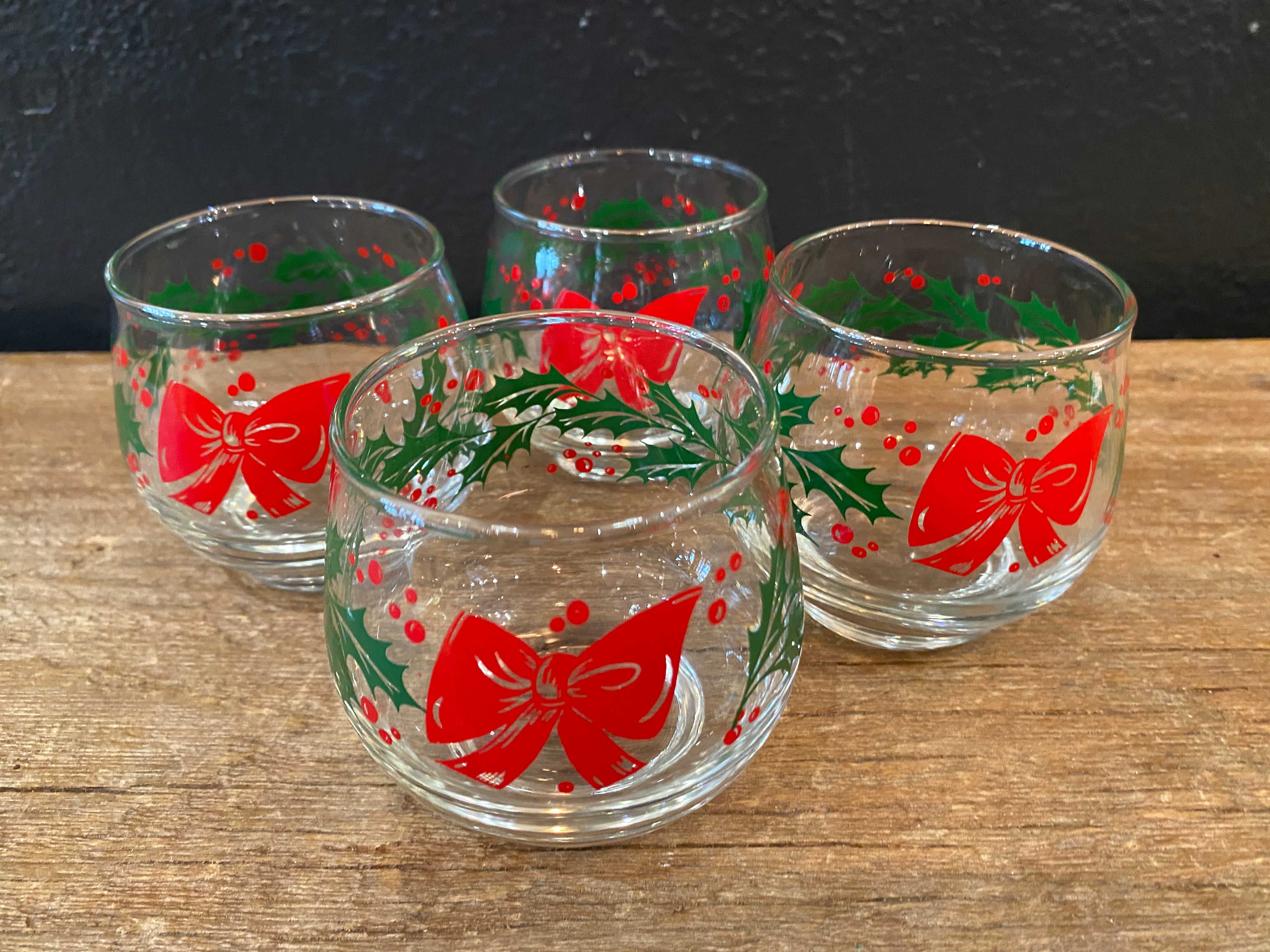 Holly Berry & Bow Cocktail Glasses | Set Of Four