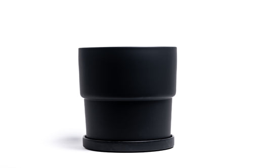 4.5” Calyx Pot with Water Saucer - Black