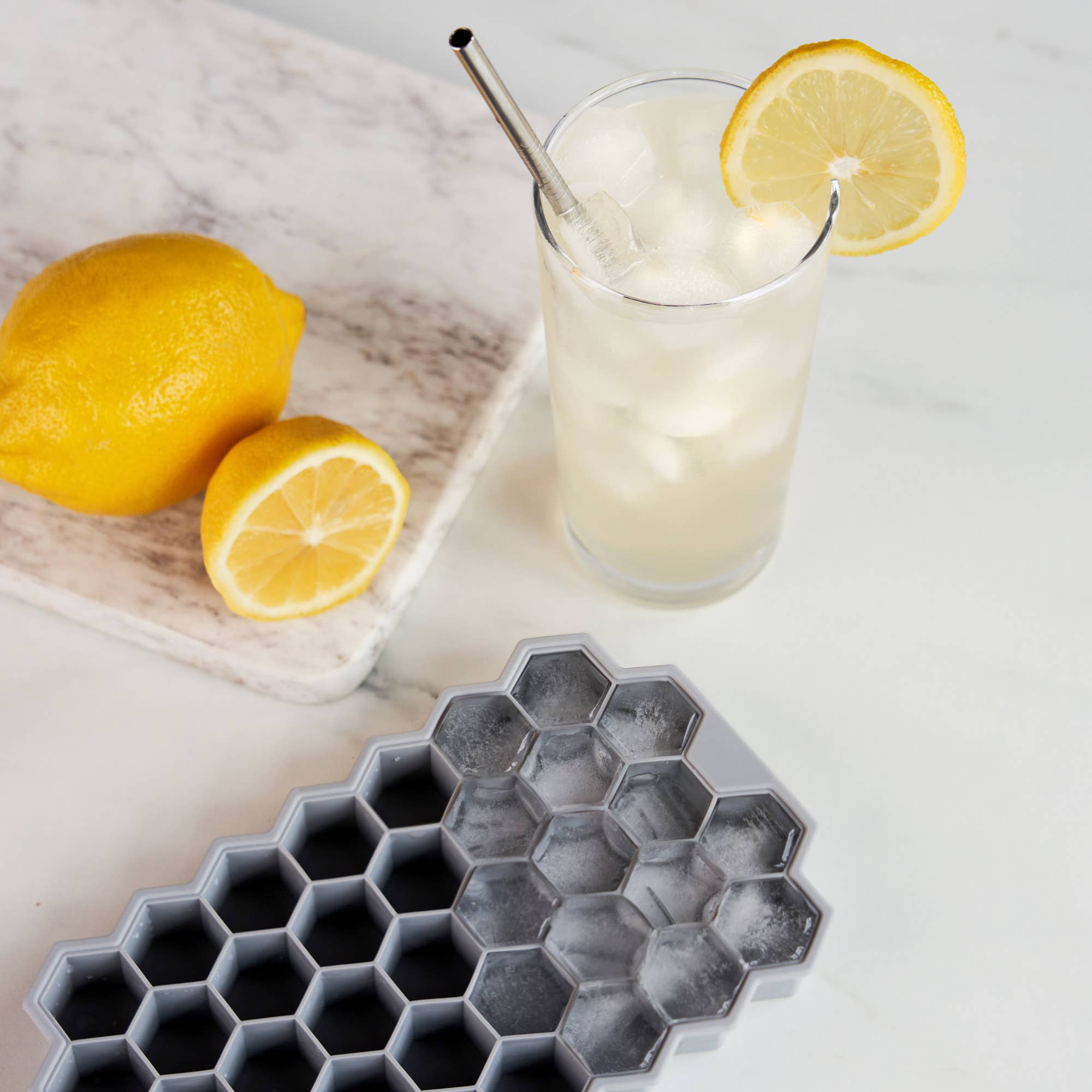 Honeycomb Silicone Ice Tray wtih Plastic Lid