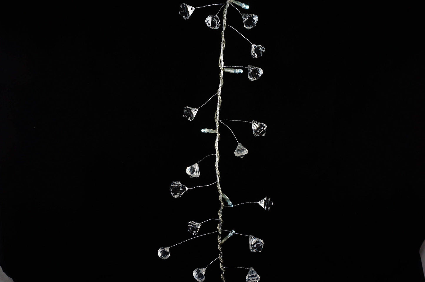 6' Lighted Acrylic Diamond Garland
