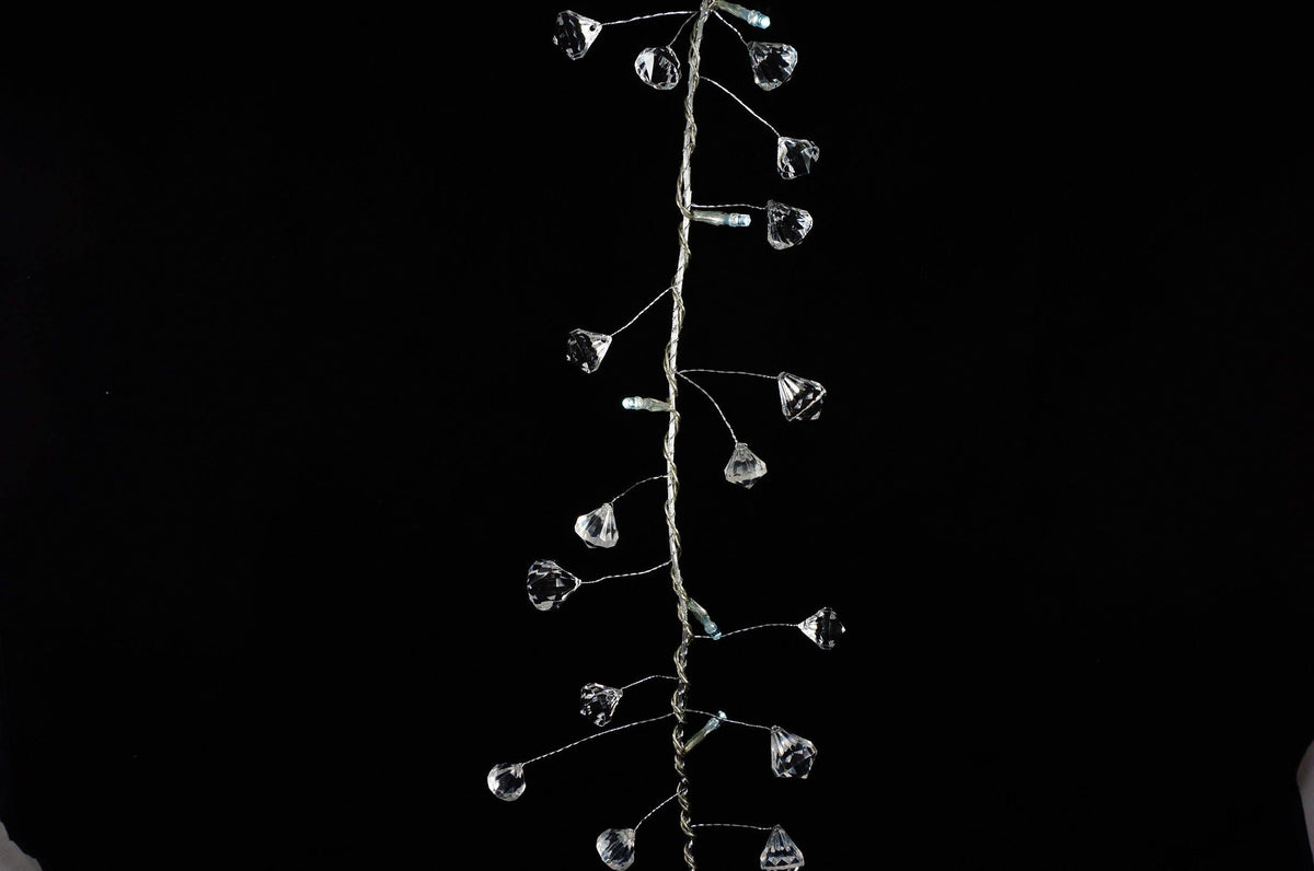 6' Lighted Acrylic Diamond Garland