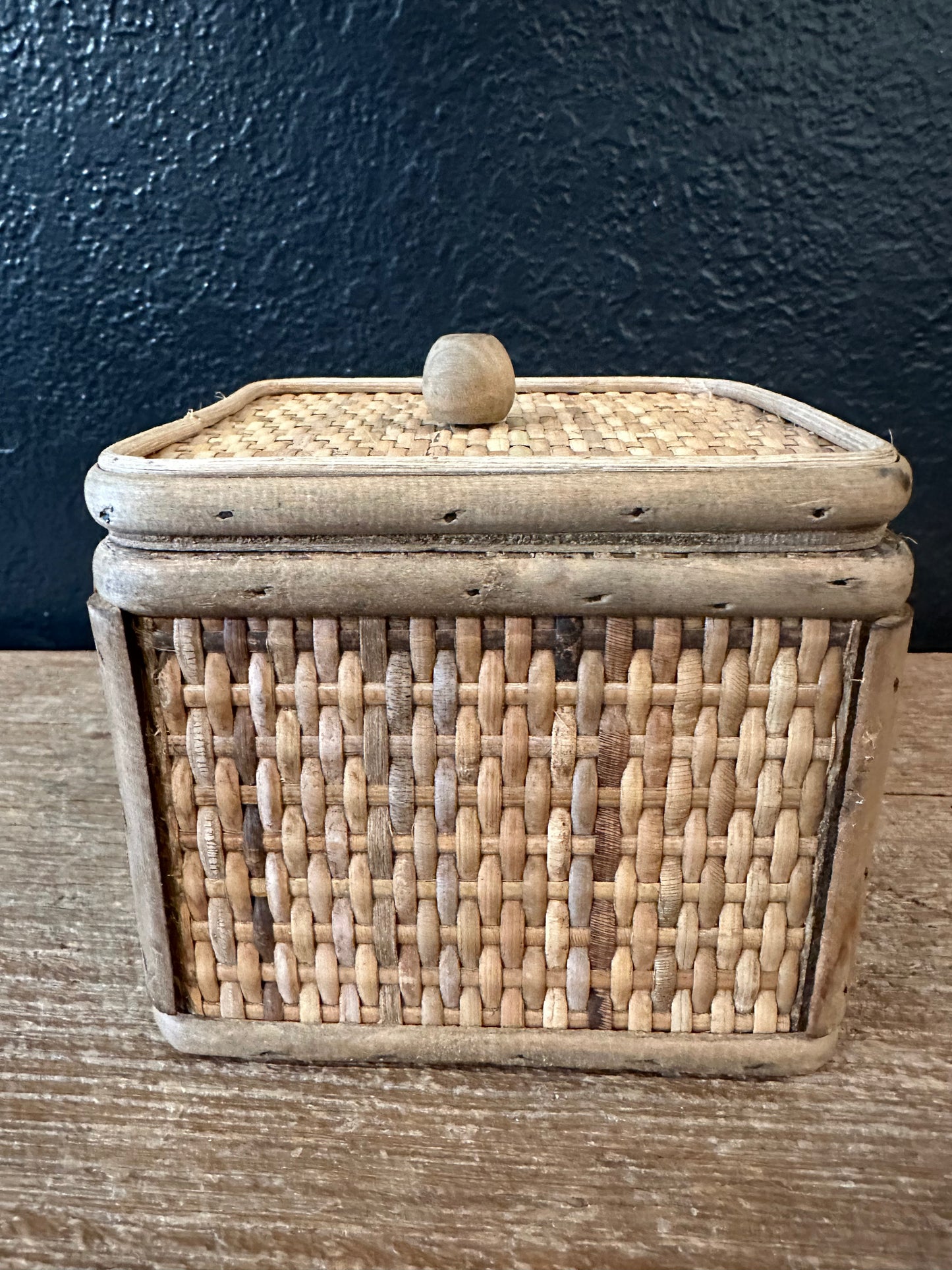 Wicker Box With Lid