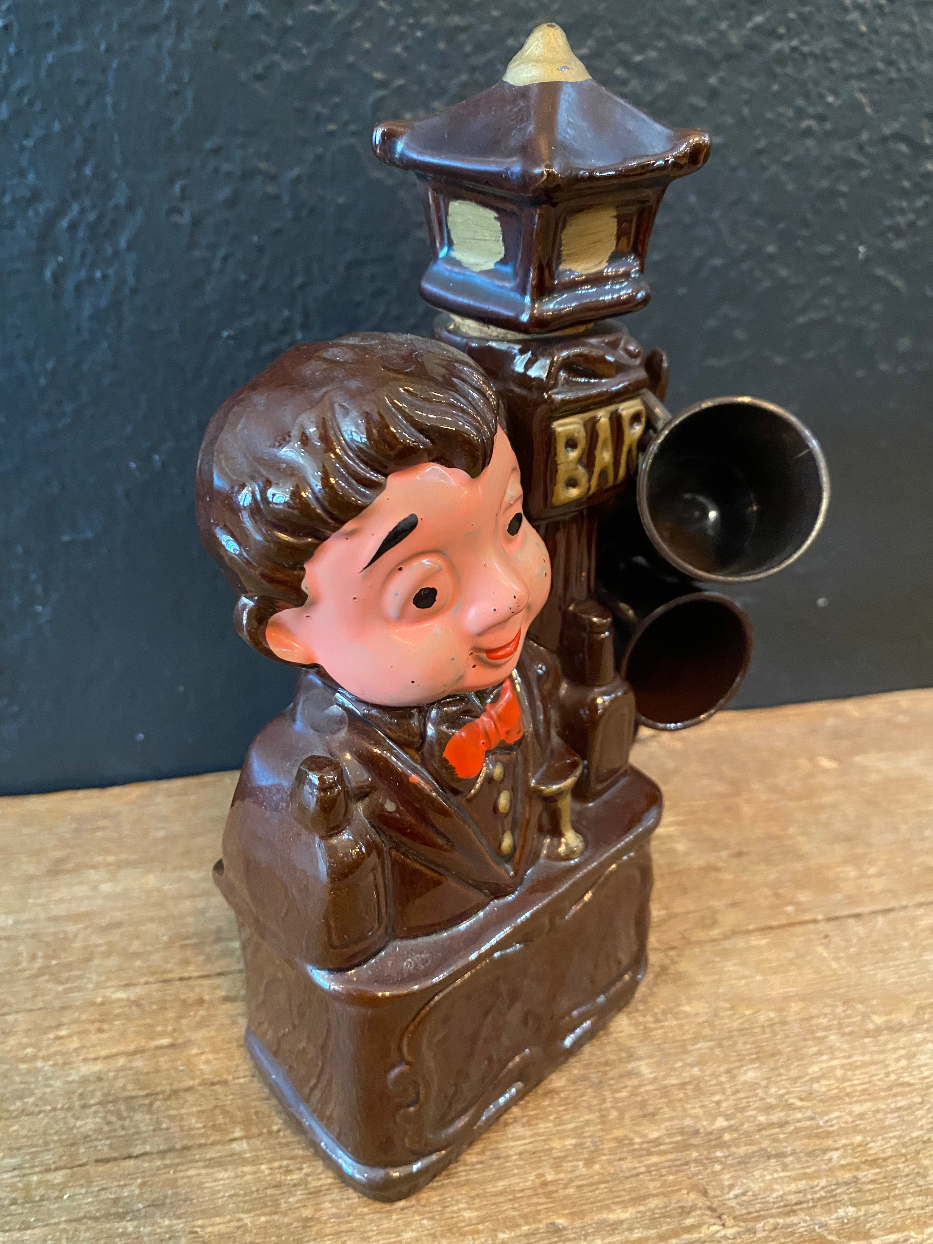 “Bartender” Decanter With Four Shot Glasses