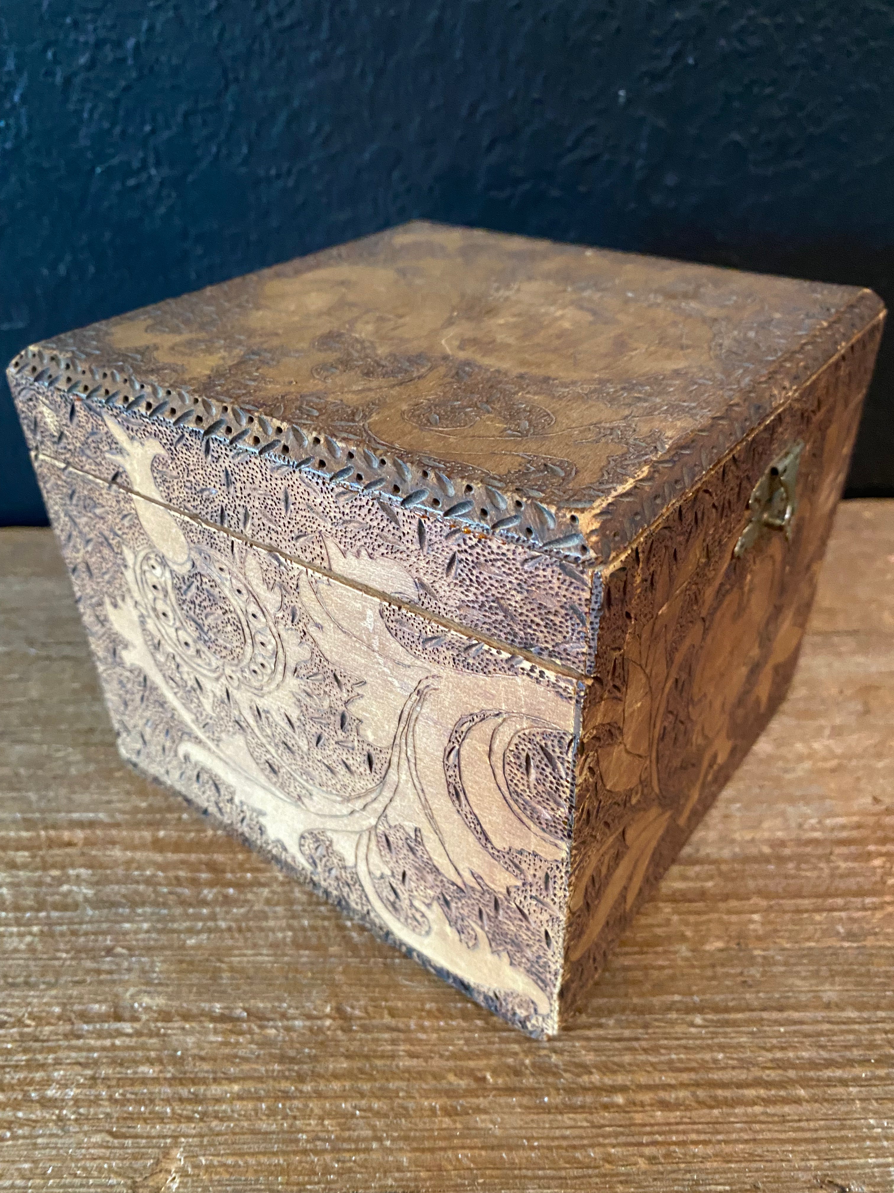Antique Collars And Cuffs Box