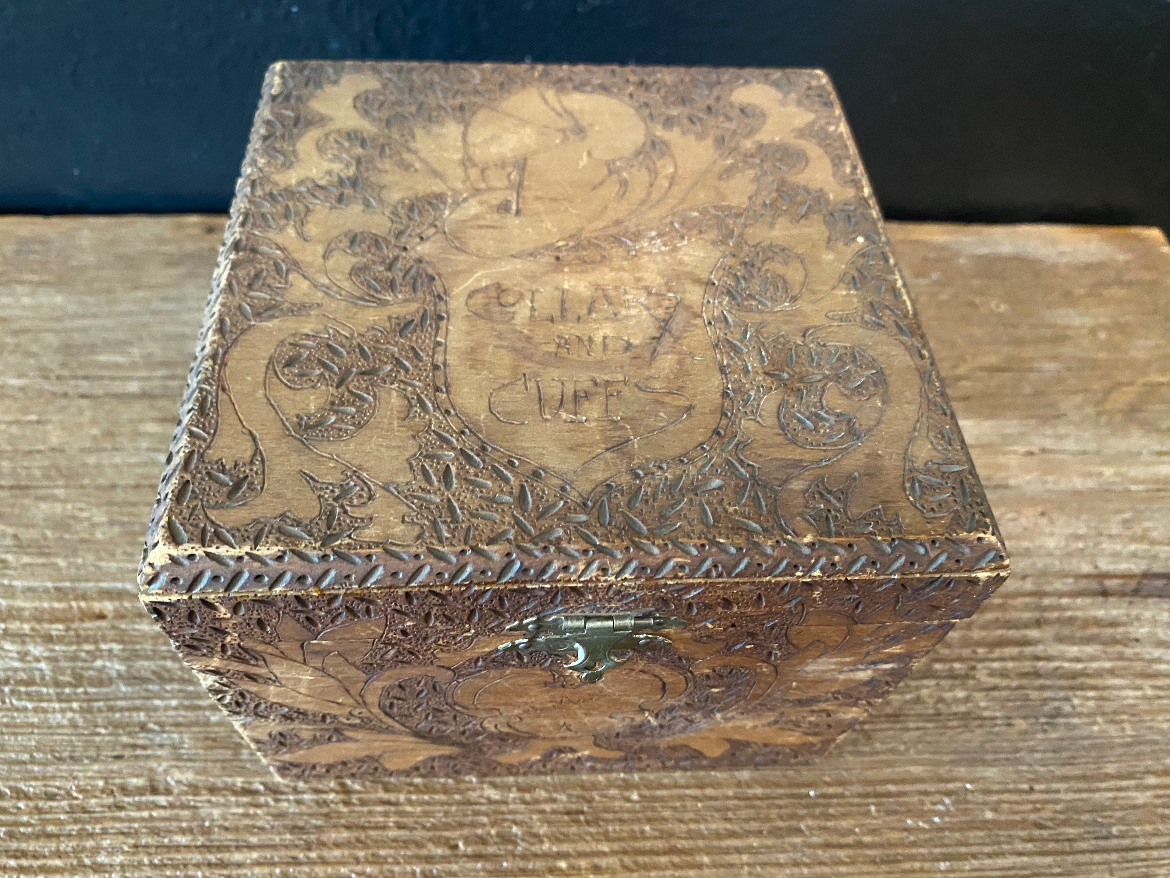 Antique Collars And Cuffs Box