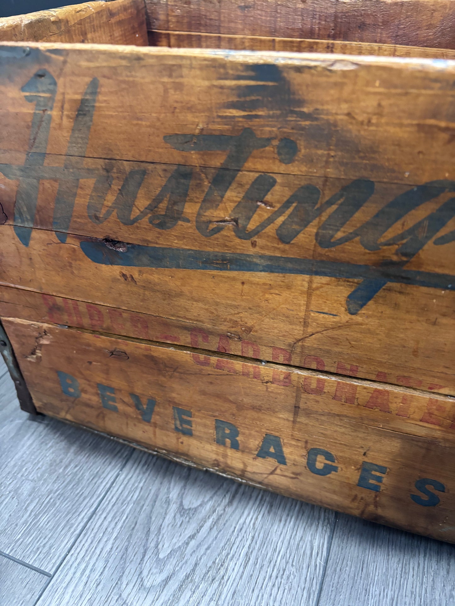 Hustings Beverage Crate