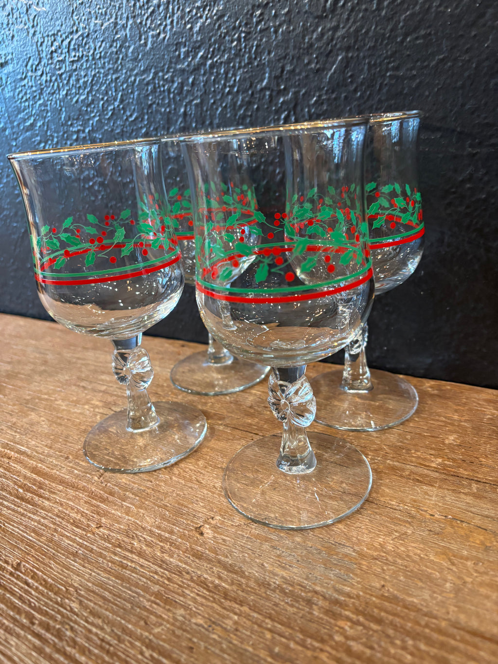 Vintage Holly Berry Wine Glasses | Set of 4