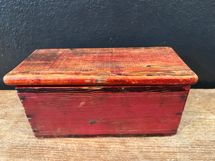 Primitive Red Box With Lid