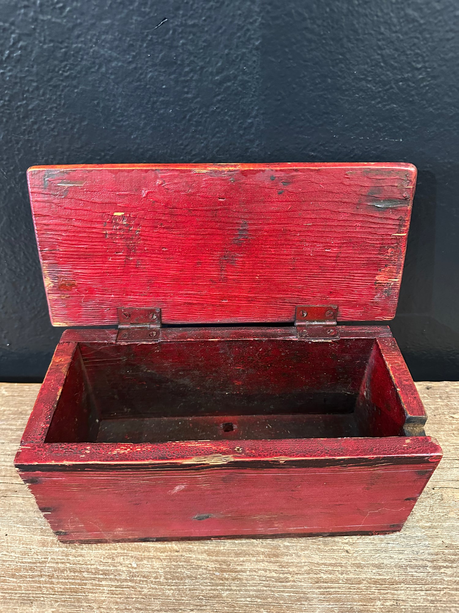 Primitive Red Box With Lid