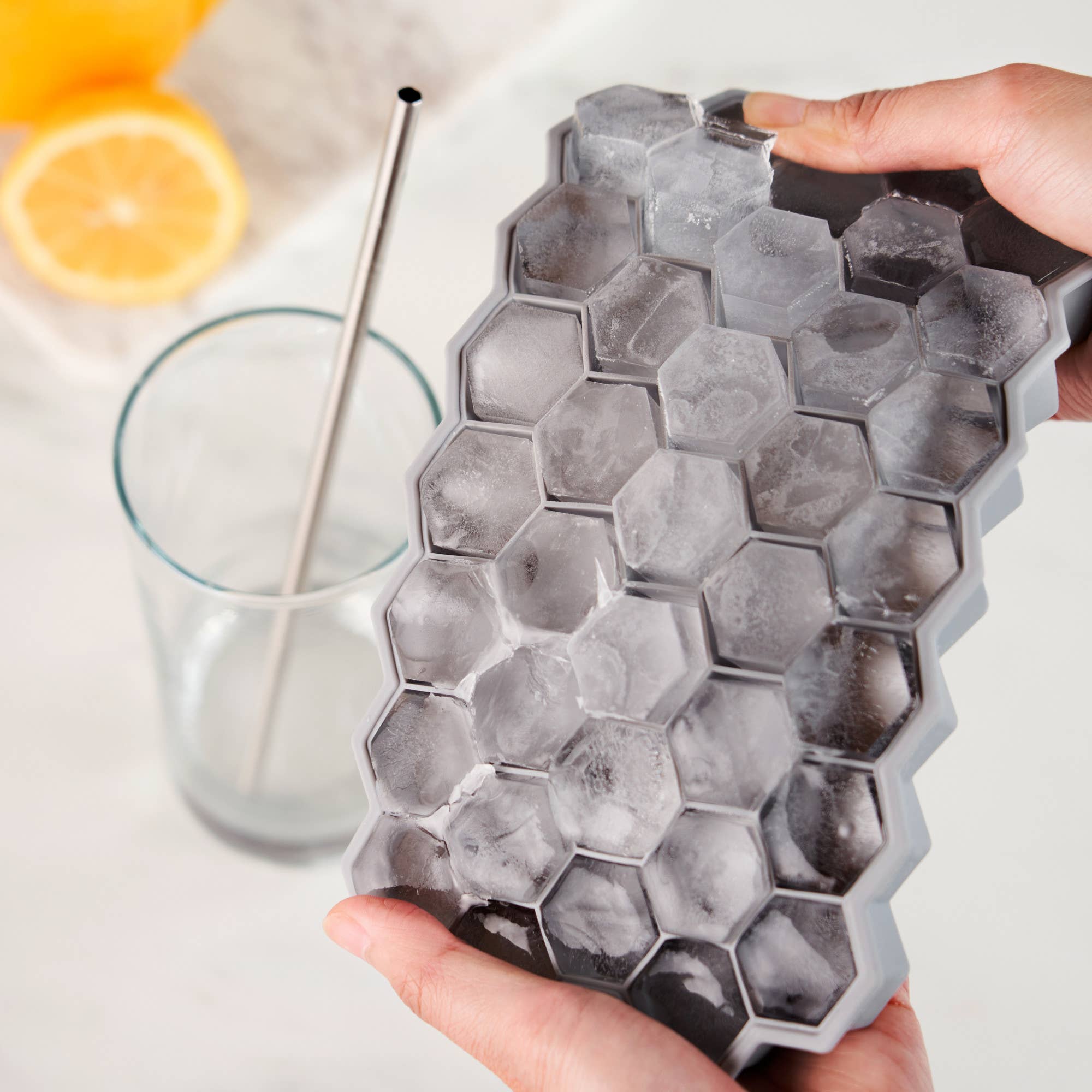 Honeycomb Silicone Ice Tray wtih Plastic Lid