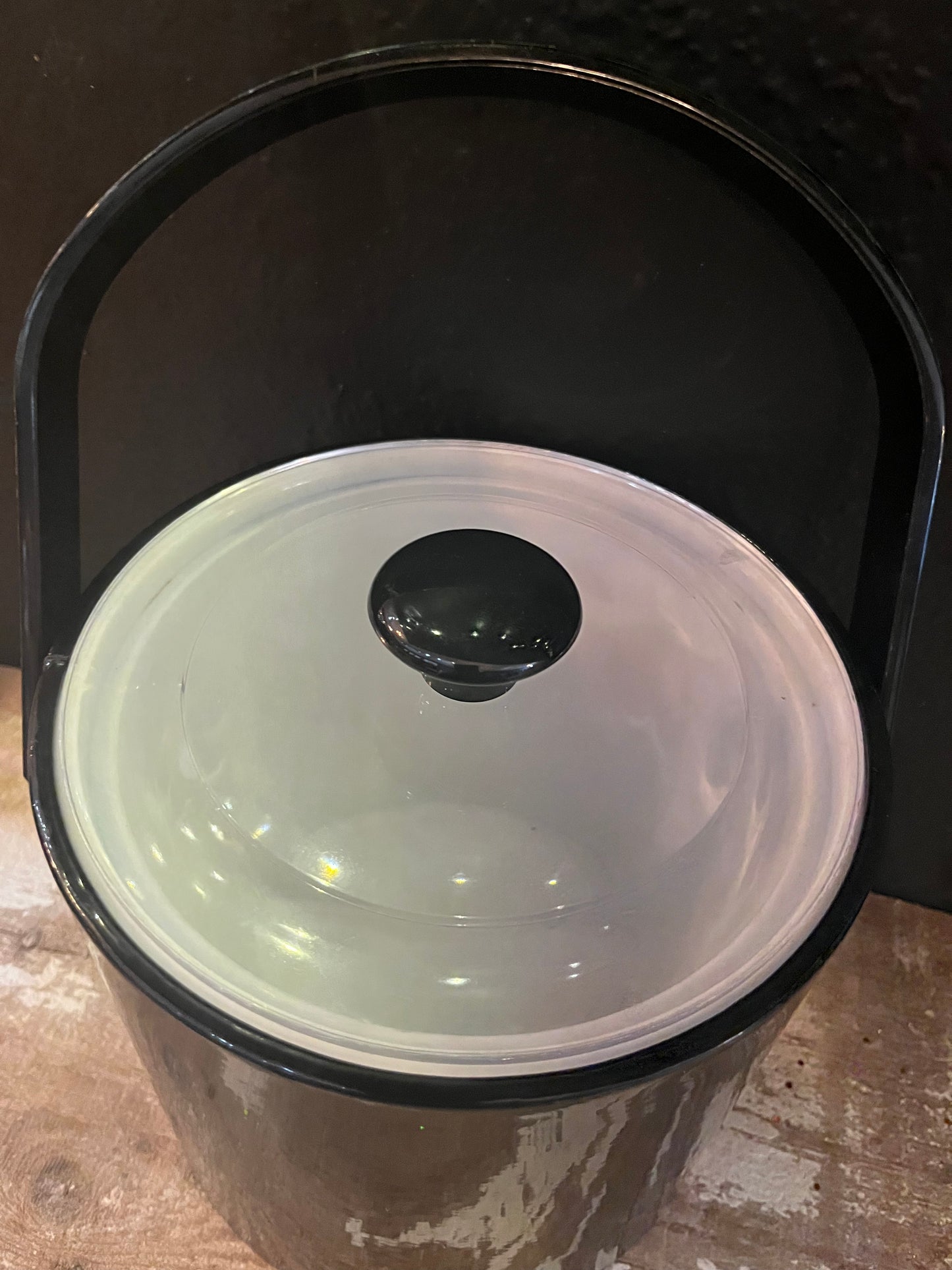 Shiny Black Ice Bucket