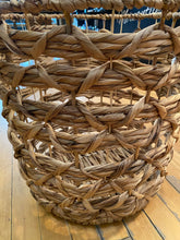 Load image into Gallery viewer, Large Wicker Basket